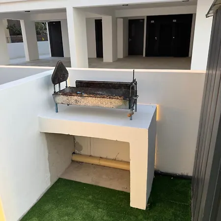 Sunflight 01b One Bedroom דירה לרנקה